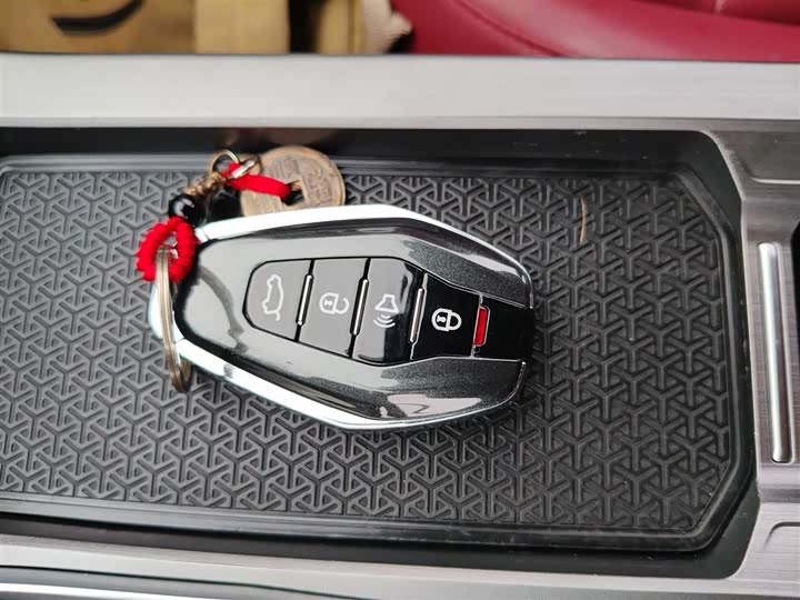 Jetour X70 Plus 2025 2025款 冠军版 1.5T DCT冠军MAX 5座