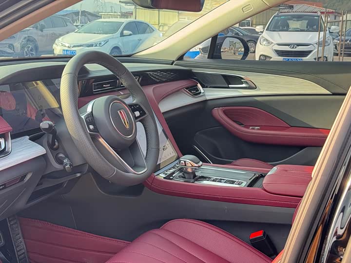 Hongqi H5 2025 2025款 2.0T 自动旗畅版