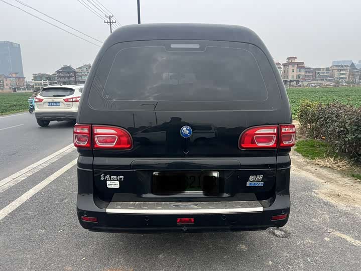 Dongfeng Forthing Lingzhi M5 EV 2022 2022款 客运版 标准型 7座