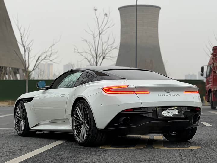 Aston Martin DB12 2025 2025款 4.0T V8 Coupe