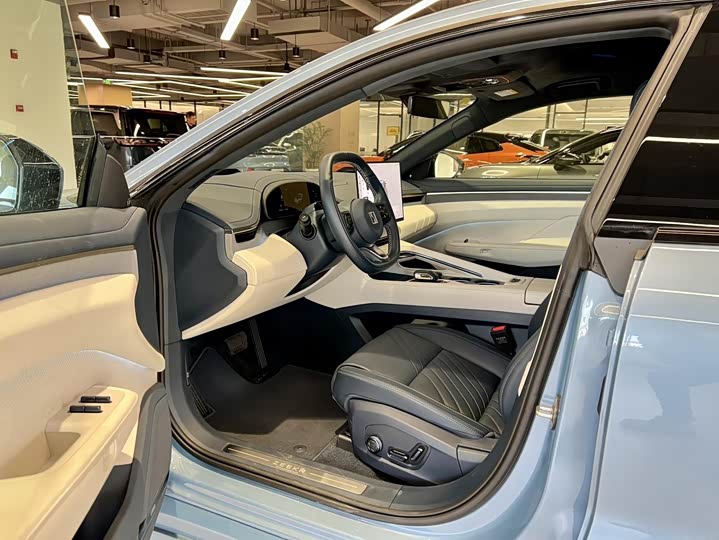 Zeekr 001 2025 2025款 YOU版 100kWh 四驱