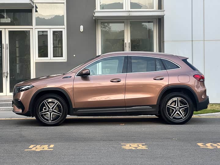 Mercedes-Benz EQA 2022 2022款 EQA 300 4MATIC 首发特别版