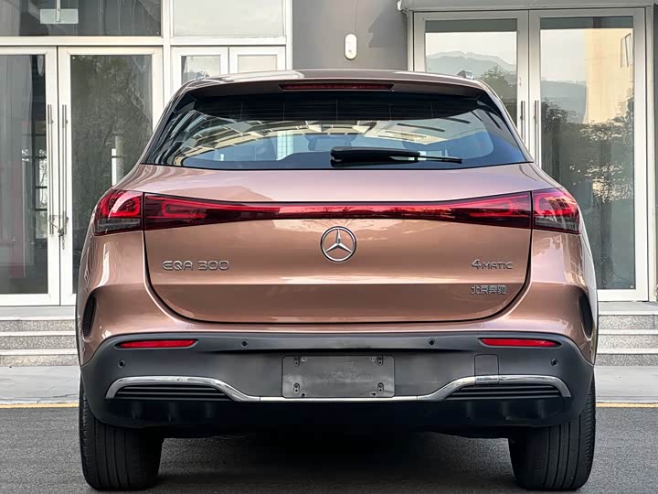Mercedes-Benz EQA 2022 2022款 EQA 300 4MATIC 首发特别版