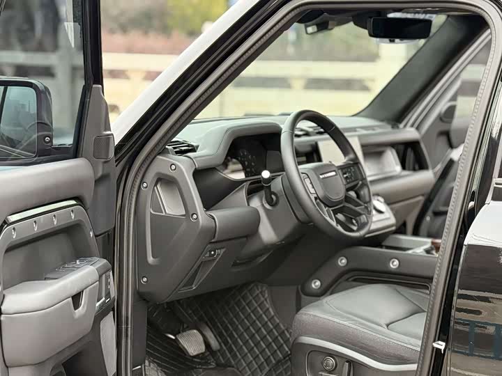 Land Rover Defender 2024 2024款 110 3.0T P400 X-DYNAMIC HSE
