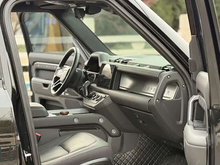 Land Rover Defender 2024 2024款 110 3.0T P400 X-DYNAMIC HSE