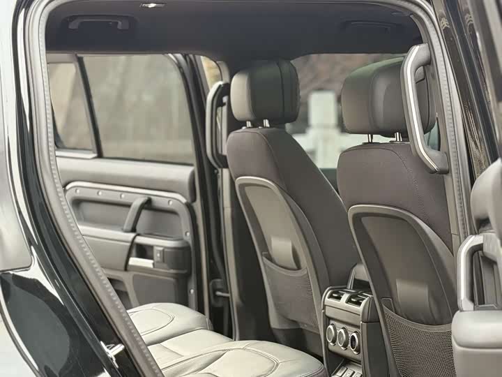 Land Rover Defender 2024 2024款 110 3.0T P400 X-DYNAMIC HSE