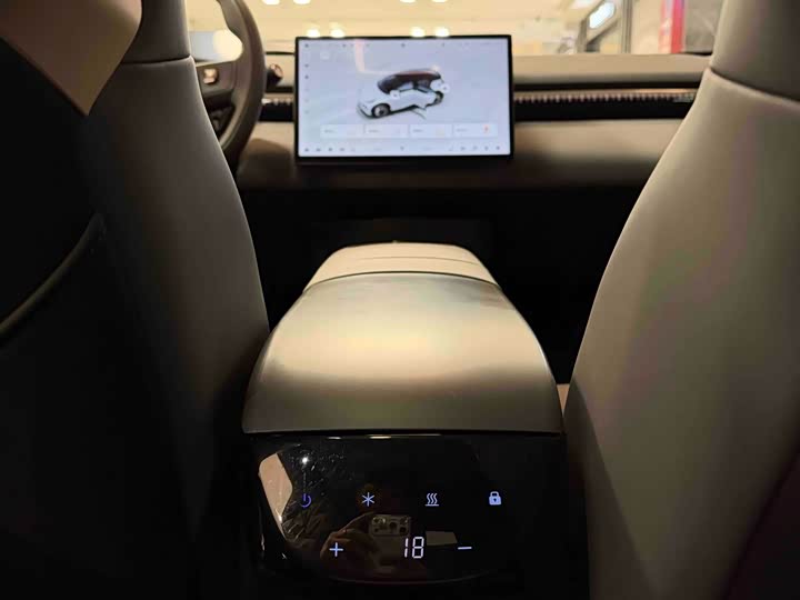 Zeekr X 2025 2025款 五座四驱运动版