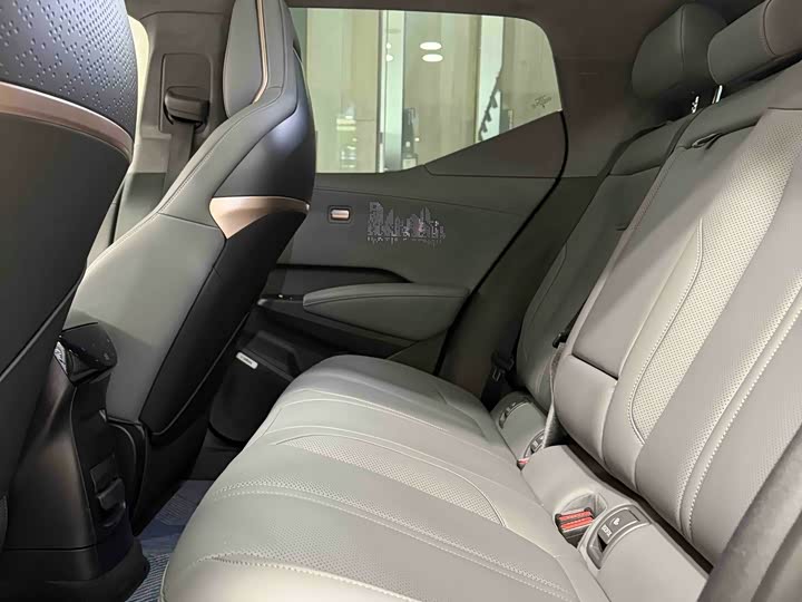 Zeekr X 2025 2025款 五座四驱运动版