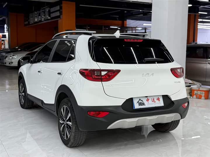 Kia KX1 2021 2021款 1.4L CVT趣享天窗款