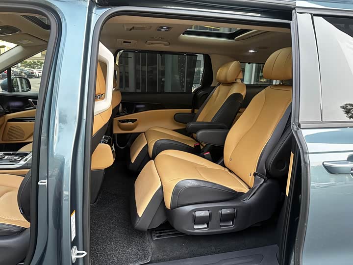 Kia Carnival 2021 2021款 2.0T 旗舰版