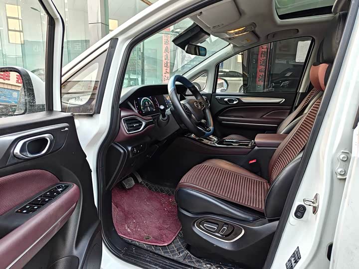 GAC Trumpchi M6 2023 2023款 PRO 270T DCT豪华版