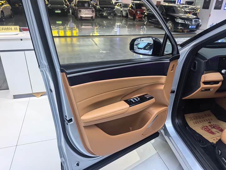 Geely Galaxy L7 2025 2025款 EM-i 115km 探索+版