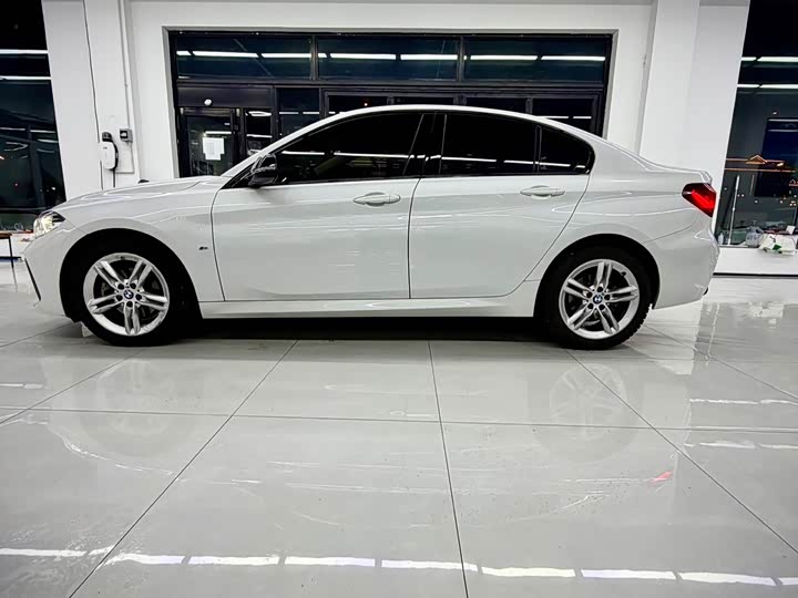BMW 1 Series 2023 2023款 120i M运动曜夜版