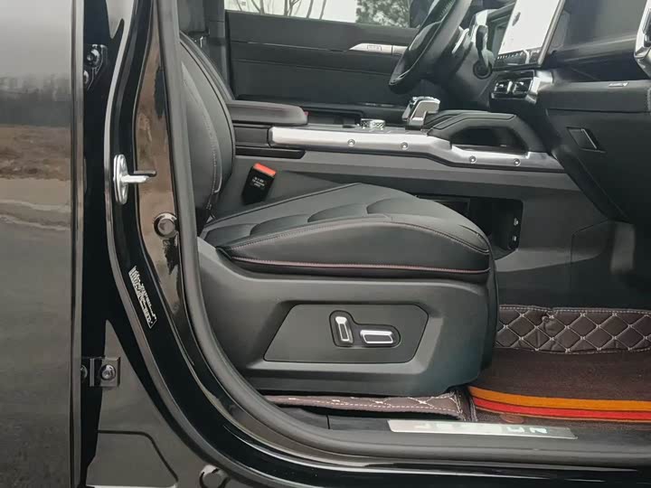 Jetour T2 2025 2025款 2.0TD XWD 自动征服