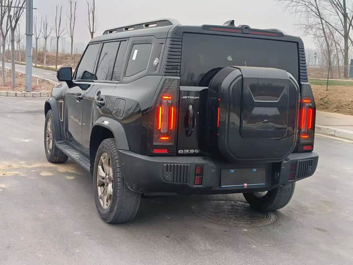 Jetour T2 2025 2025款 2.0TD XWD 自动征服