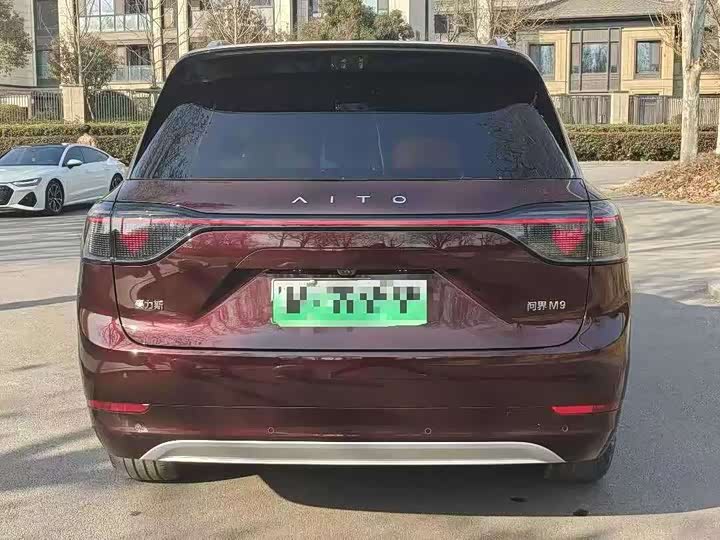 Aito M9 2025 2025款 增程 Ultra版 52kWh 6座版