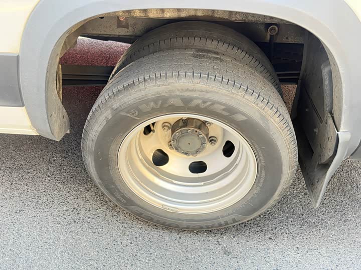 Maxus V90 2022 2022款 2.0T自动VAN后驱加长轴高顶后双胎3座