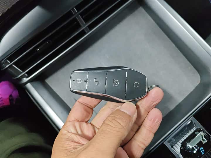 BYD Seal 07 DM-i Hybrid 2025 2025款 智驾版 DM-i 1.5L 125km 尊贵型