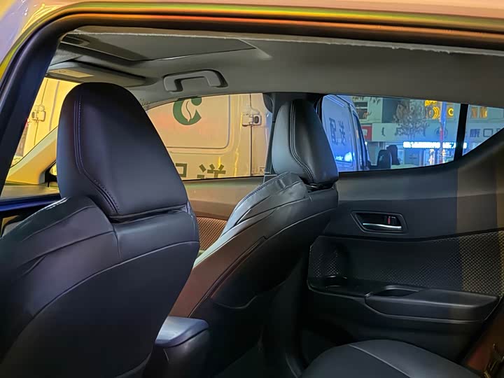 Toyota C-HR 2022 2022款 2.0L 领先版