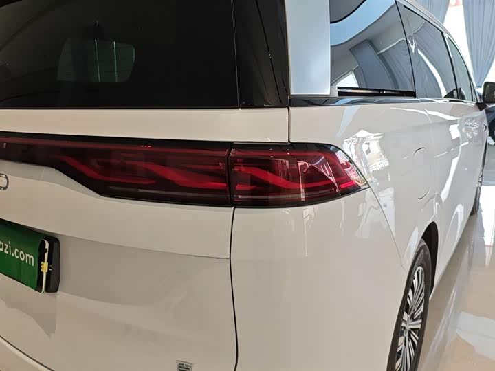 BYD Xia 2025 2025款 DM-i 1.5T 180km 卓越型