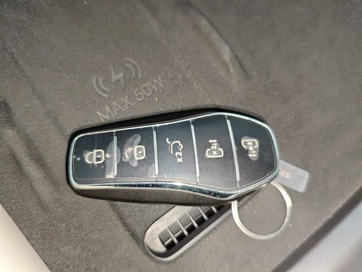 BYD Xia 2025 2025款 DM-i 1.5T 180km 卓越型