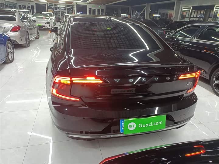 Volvo S90 2025 2025款 B5 智雅豪华版