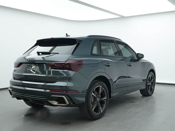 Audi Q3 2024 2024款 40 TFSI RS套件燃速型