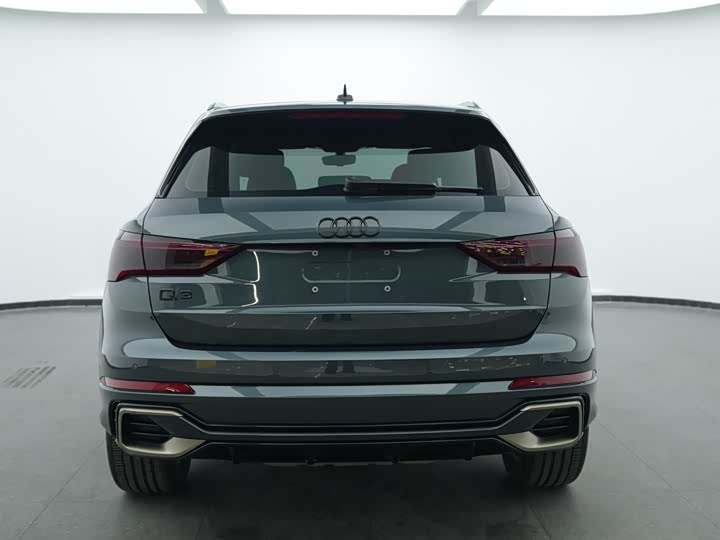 Audi Q3 2024 2024款 40 TFSI RS套件燃速型