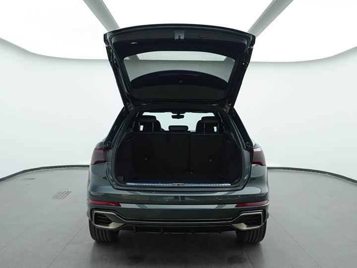 Audi Q3 2024 2024款 40 TFSI RS套件燃速型