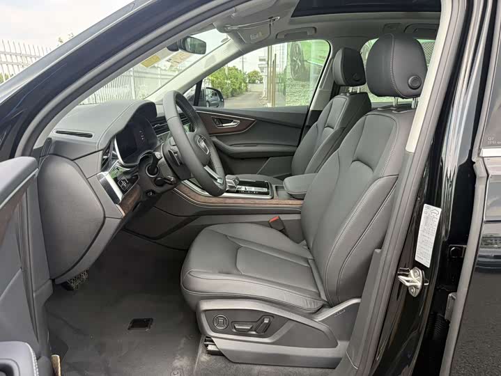 Audi Q7 2025 2025款 55 TFSI quattro S line黑武士型
