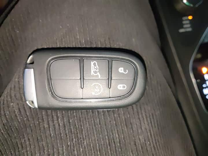 Jeep Cherokee 2020 2020款 2.0T 四驱夜鹰版