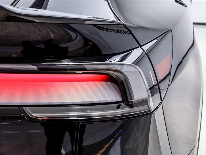 Tesla Model Y 2025 2025款 长续航全轮驱动版