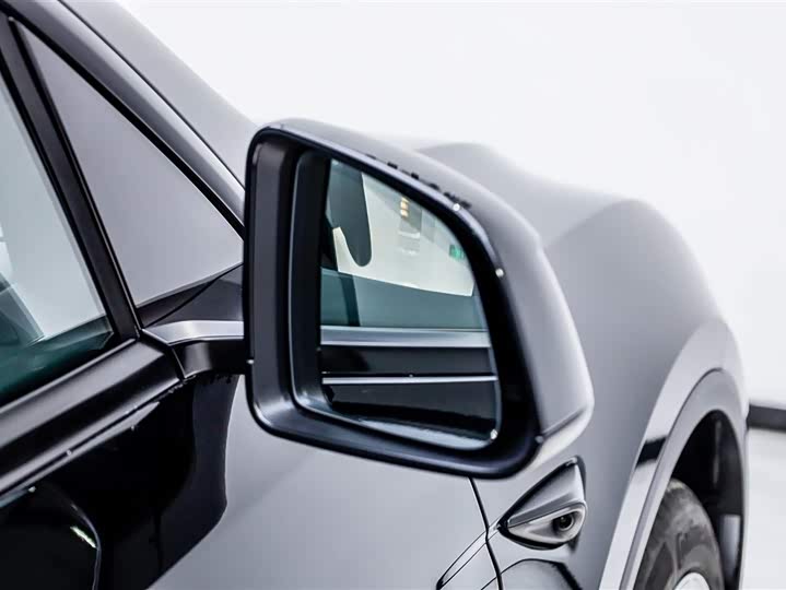 Tesla Model Y 2025 2025款 长续航全轮驱动版