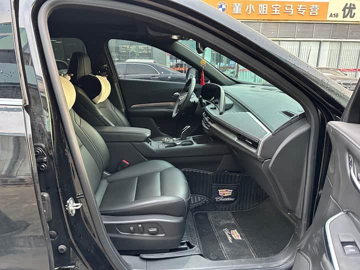 Cadillac XT4 2024 2024款 28T 两驱豪华型