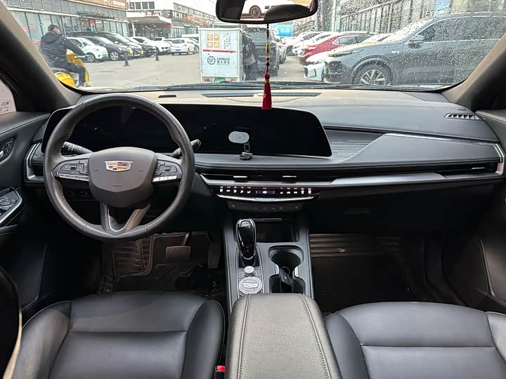 Cadillac XT4 2024 2024款 28T 两驱豪华型