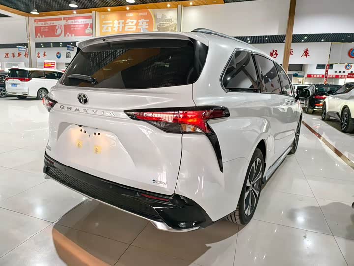 Toyota Granvia 2026 2026款 2.5L混动 尊贵PLUS版