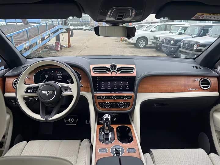 Bentley Bentayga 2023 2023款 4.0T V8 长轴距版