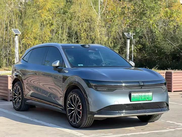 Zeekr 7X 2025 2025款 100kWh 长续航后驱智驾版