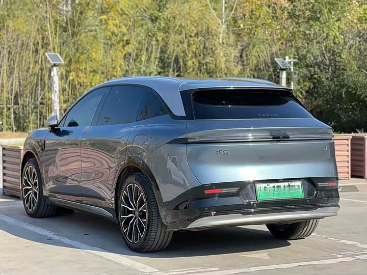 Zeekr 7X 2025 2025款 100kWh 长续航后驱智驾版