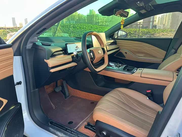 Geely Galaxy Starshine 8 EM-i 2025 2025款 130km EM-i 旗舰版