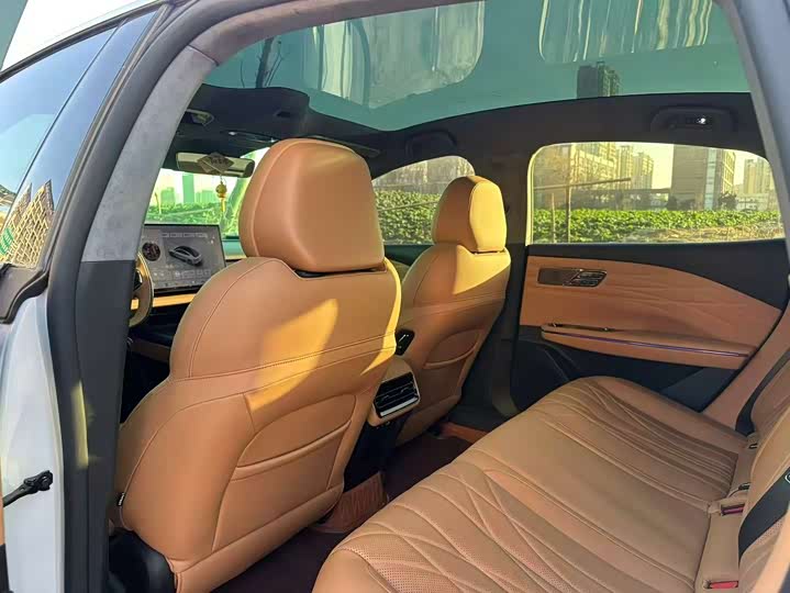 Geely Galaxy Starshine 8 EM-i 2025 2025款 130km EM-i 旗舰版