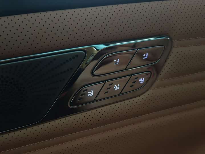 Geely Galaxy Starshine 8 EM-i 2025 2025款 130km EM-i 旗舰版