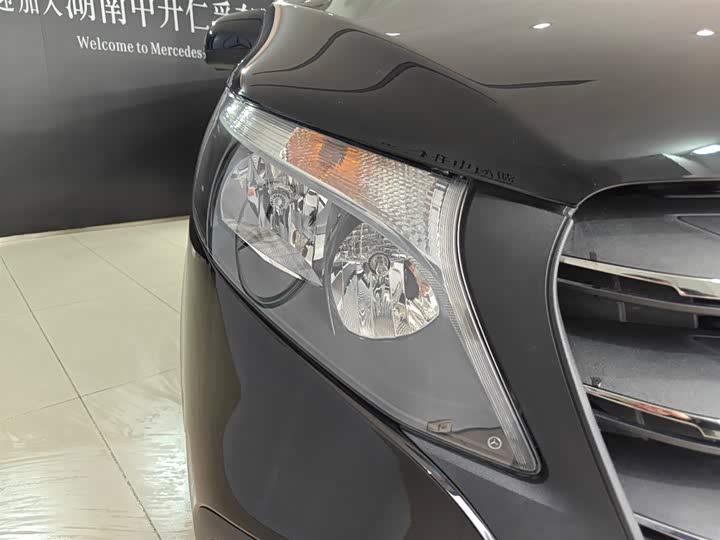 Mercedes-Benz Vito 2024 2024款 2.0T 商务版 7座