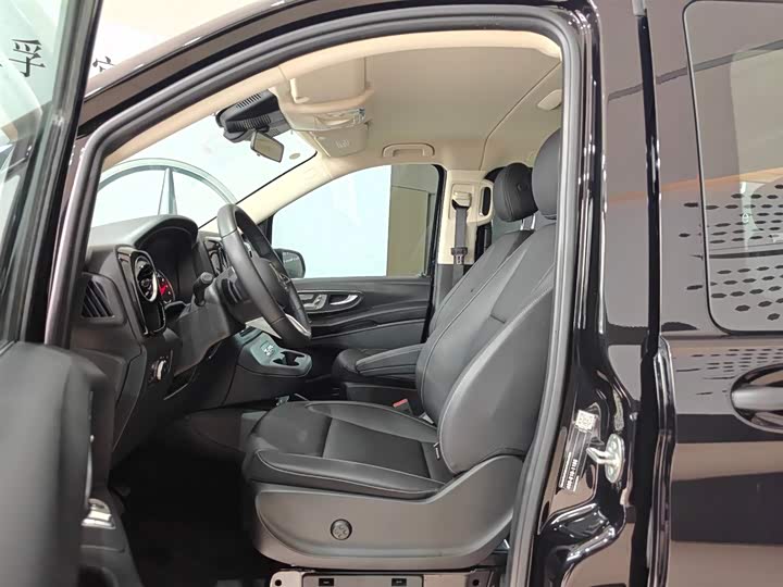 Mercedes-Benz Vito 2024 2024款 2.0T 商务版 7座