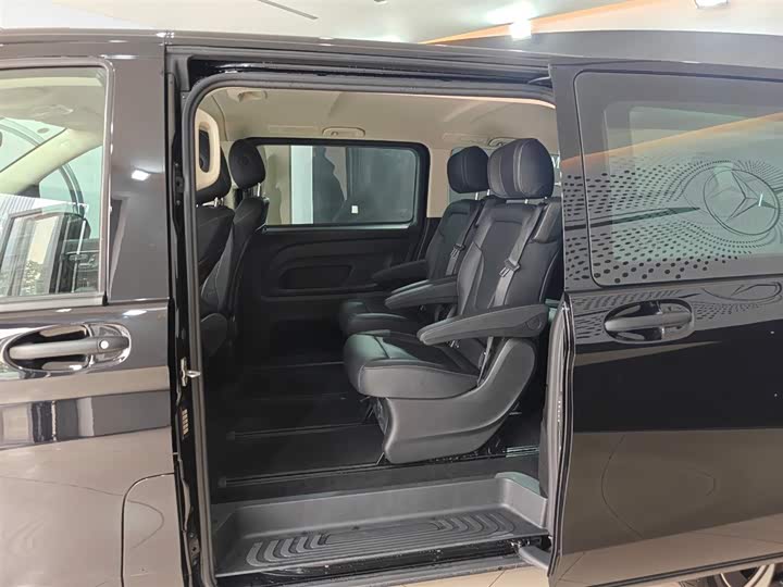 Mercedes-Benz Vito 2024 2024款 2.0T 商务版 7座