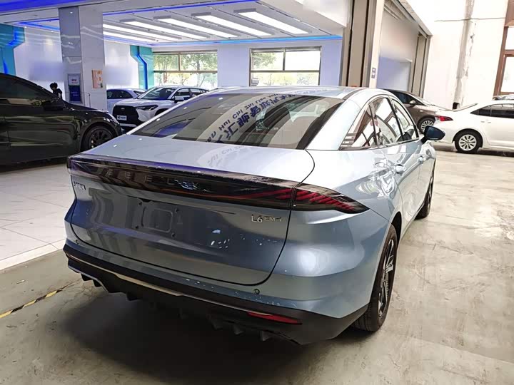 Geely Galaxy L6 2025 2025款 EM-i 140km 星舰版