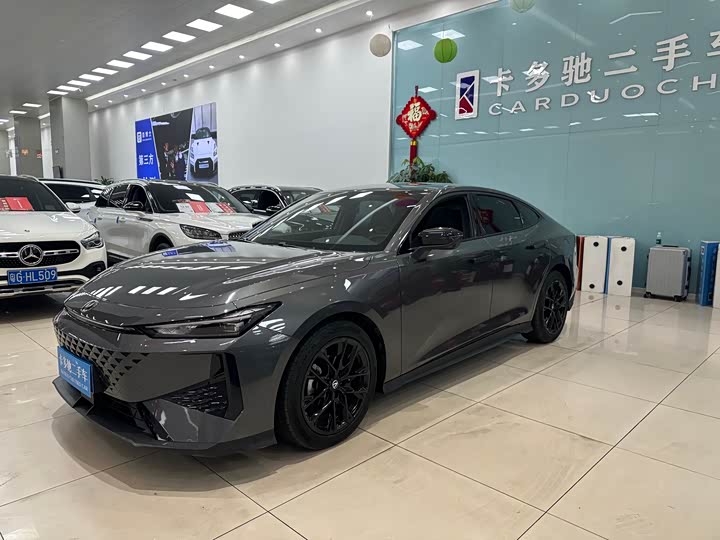 Changan UNI-V 2024 2024款 1.5T 尊贵型