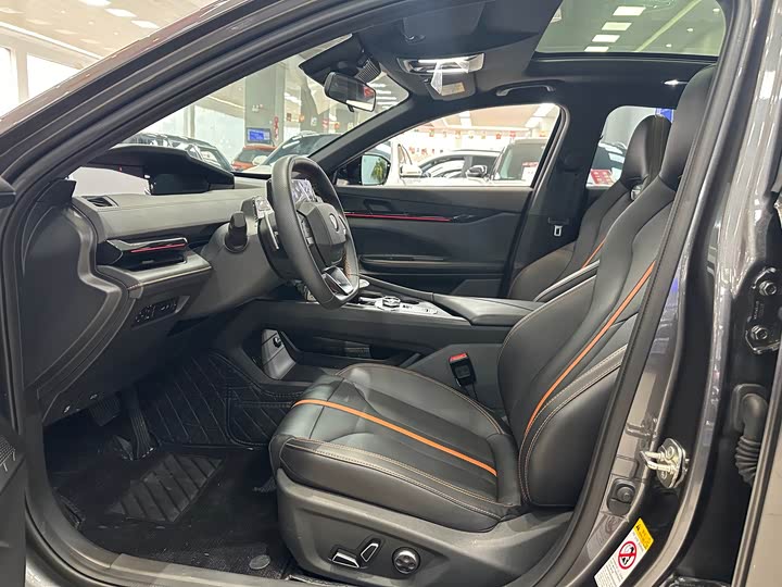 Changan UNI-V 2024 2024款 1.5T 尊贵型