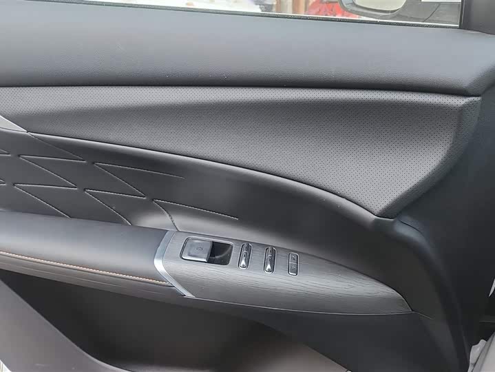 Changan CS75 Plus 2025 2025款 第四代 UItra 2.0T 新蓝鲸 智慧劲擎型