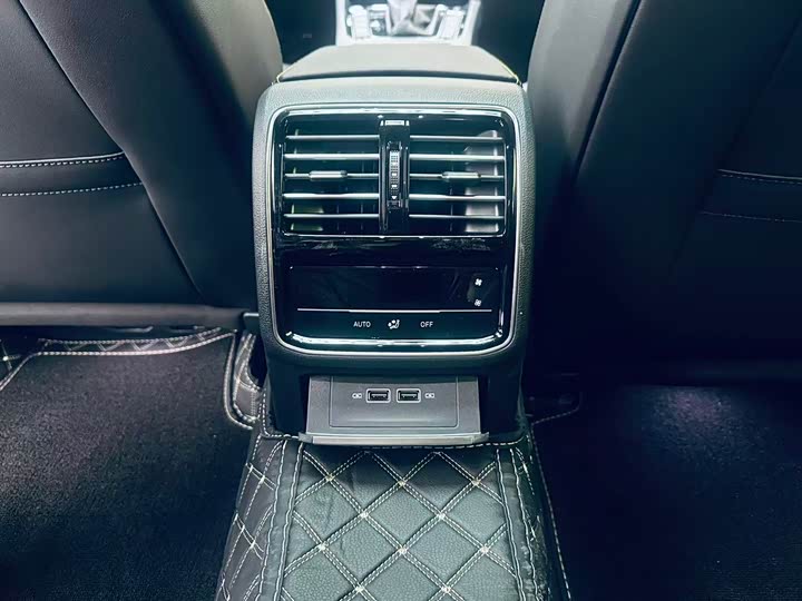 Volkswagen CC 2026 2026款 3000万辆甄选款 380TSI 夺目